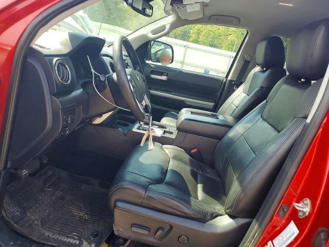 67030086 :رقم المزاد ، 5TFDY5F12JX770457 vin ، 2018 Toyota Tundra مزاد بيع