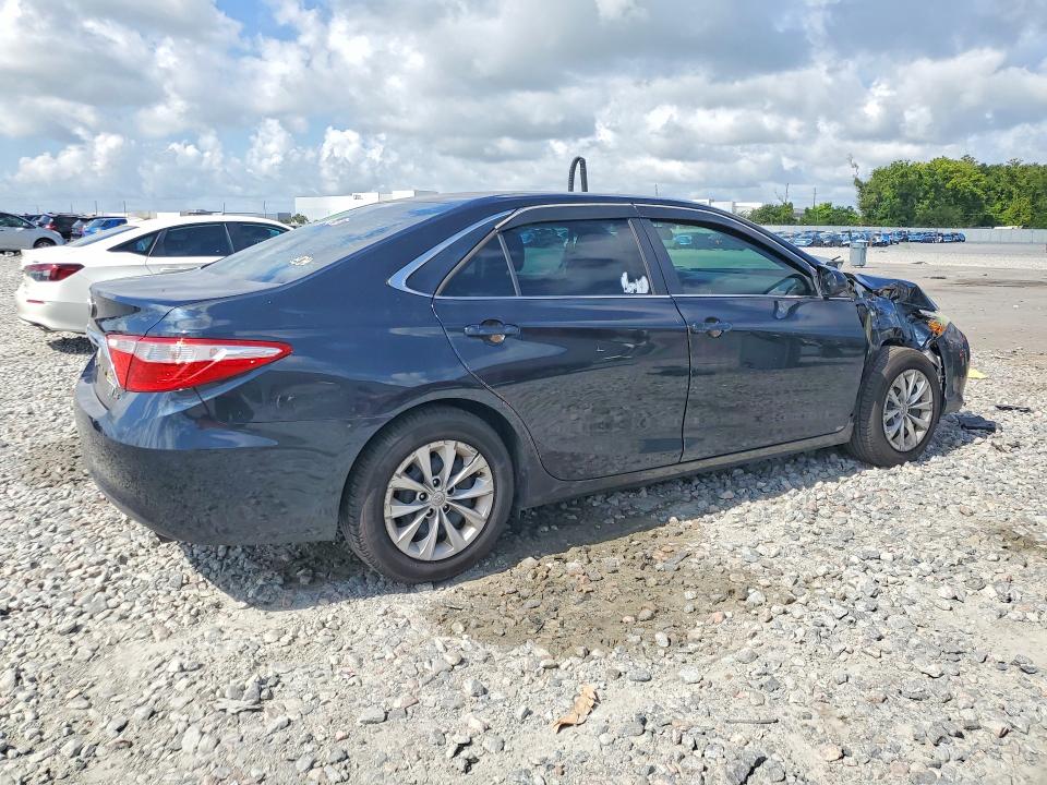 65154566 :رقم المزاد ، 4T1BD1FK9FU147197 vin ، 2015 Toyota Camry Hybrid مزاد بيع