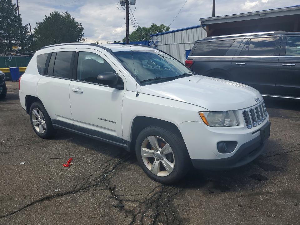 67170066 :رقم المزاد ، 1J4NT1FB9BD236373 vin ، 2011 Jeep Compass مزاد بيع
