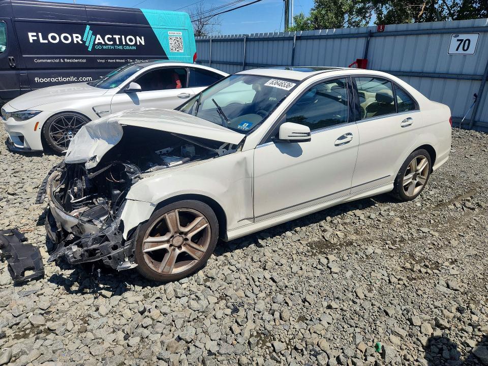 2011 Mercedes-benz C მანქანა იყიდება აუქციონზე, vin: WDDGF8BB1BR155476, აუქციონის ნომერი: 63646536