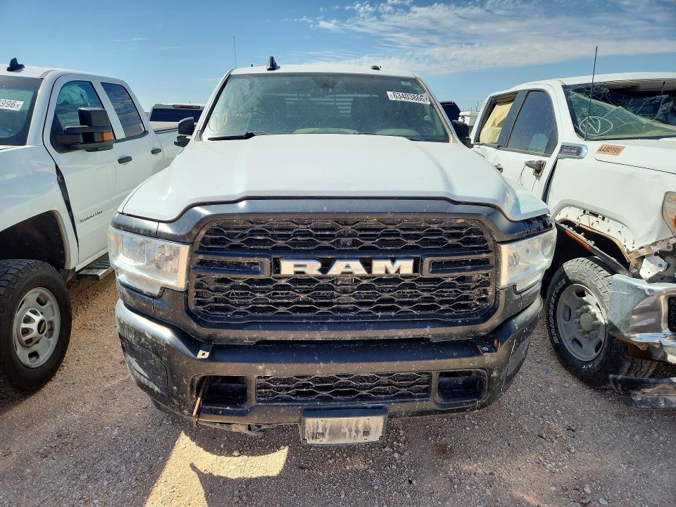 63403866 :رقم المزاد ، 3C6UR5HJ3NG298748 vin ، 2022 Ram 2500 مزاد بيع