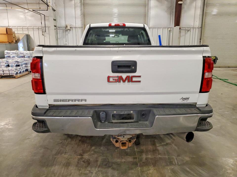 62878186 :رقم المزاد ، 1GT12REY8JF224858 vin ، 2018 Gmc Sierra مزاد بيع