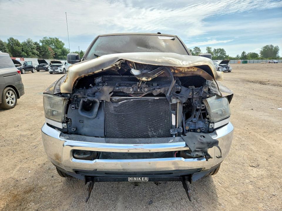 64972476 :رقم المزاد ، 3C6UR5HL9DG549918 vin ، 2013 Ram 2500 مزاد بيع