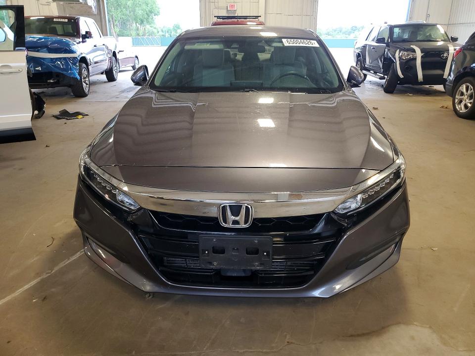 65004626 :رقم المزاد ، 1HGCV1F16JA234452 vin ، 2018 Honda Accord مزاد بيع