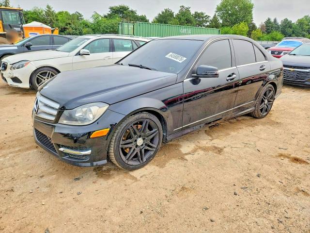Продаж на аукціоні авто 2013 Mercedes-benz C, vin: WDDGF8AB8DG070733, номер лоту: 64588076