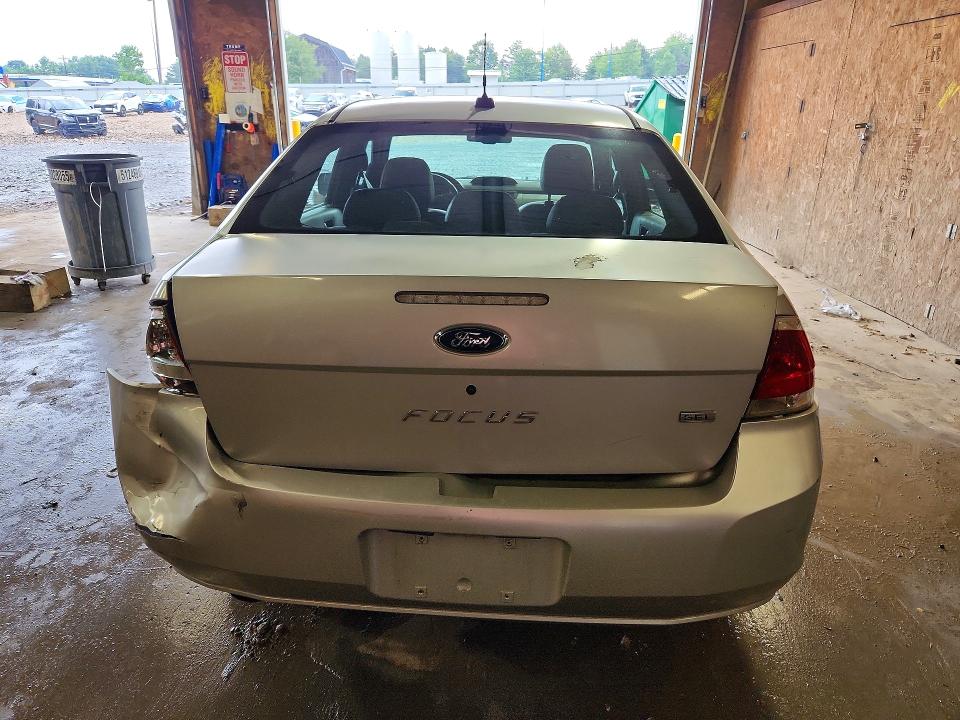 64110076 :رقم المزاد ، 1FAHP37N39W151416 vin ، 2009 Ford Focus مزاد بيع