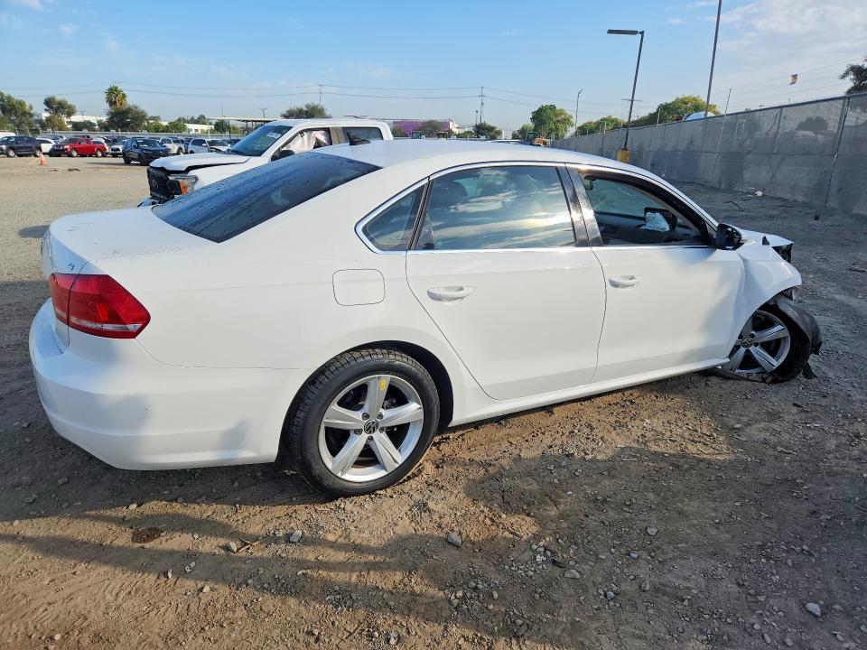2012 Volkswagen Passat მანქანა იყიდება აუქციონზე, vin: 1VWBP7A30CC029374, აუქციონის ნომერი: 66613786