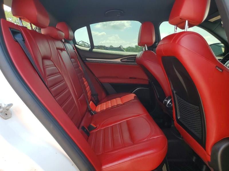 Продаж на аукціоні авто 2018 Alfa Romeo Stelvio, vin: ZASFAKNN6J7C10688, номер лоту: 64678216