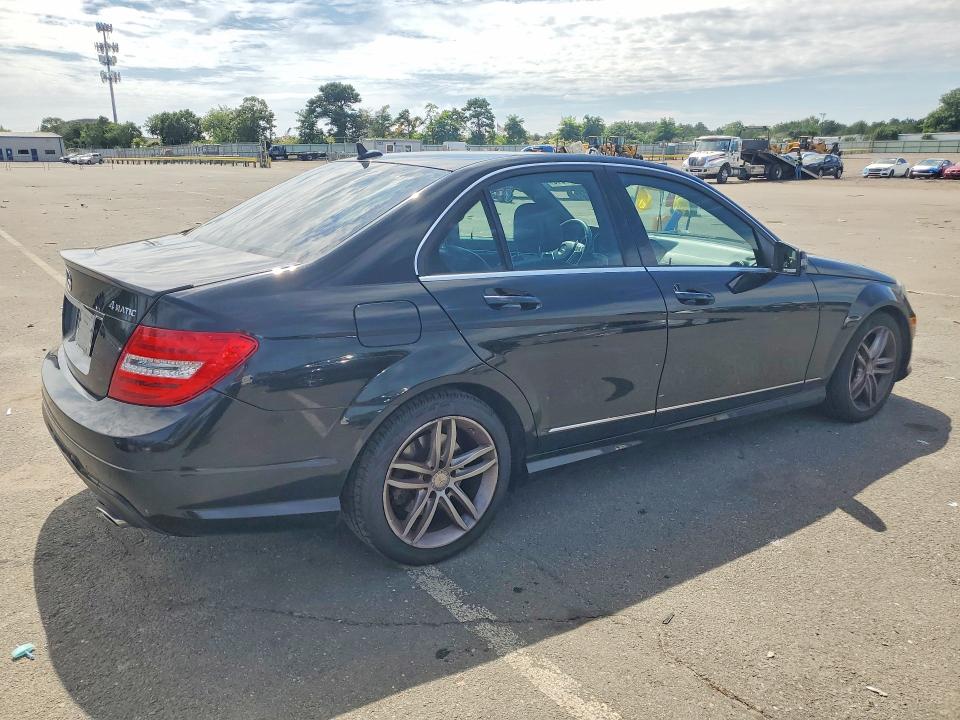 2014 Mercedes-benz C მანქანა იყიდება აუქციონზე, vin: WDDGF8AB9EA957956, აუქციონის ნომერი: 67237816