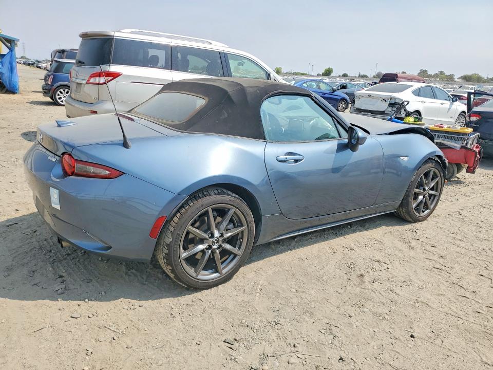67169216 :رقم المزاد ، JM1NDAD73H0124251 vin ، 2017 Mazda Mx-5 Miata مزاد بيع