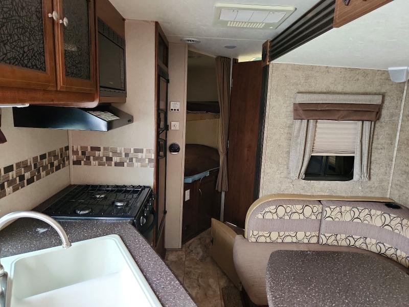 65237856 :رقم المزاد ، 5ZT2FERB0HA024313 vin ، 2017 Coachman Recreational Vehicle (rv) مزاد بيع