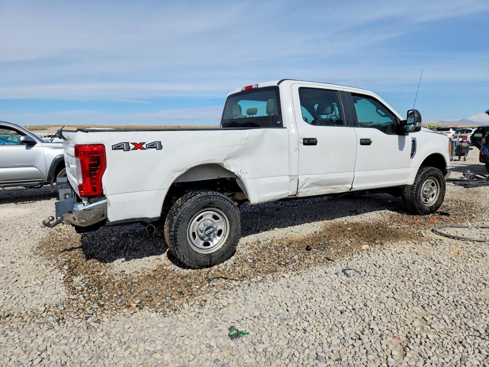 63581846 :رقم المزاد ، 1FT8W3B6XHEF24940 vin ، 2017 Ford F350 مزاد بيع