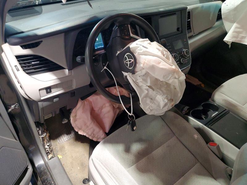 2015 Toyota Sienna მანქანა იყიდება აუქციონზე, vin: 5TDKK3DC8FS539335, აუქციონის ნომერი: 63448186