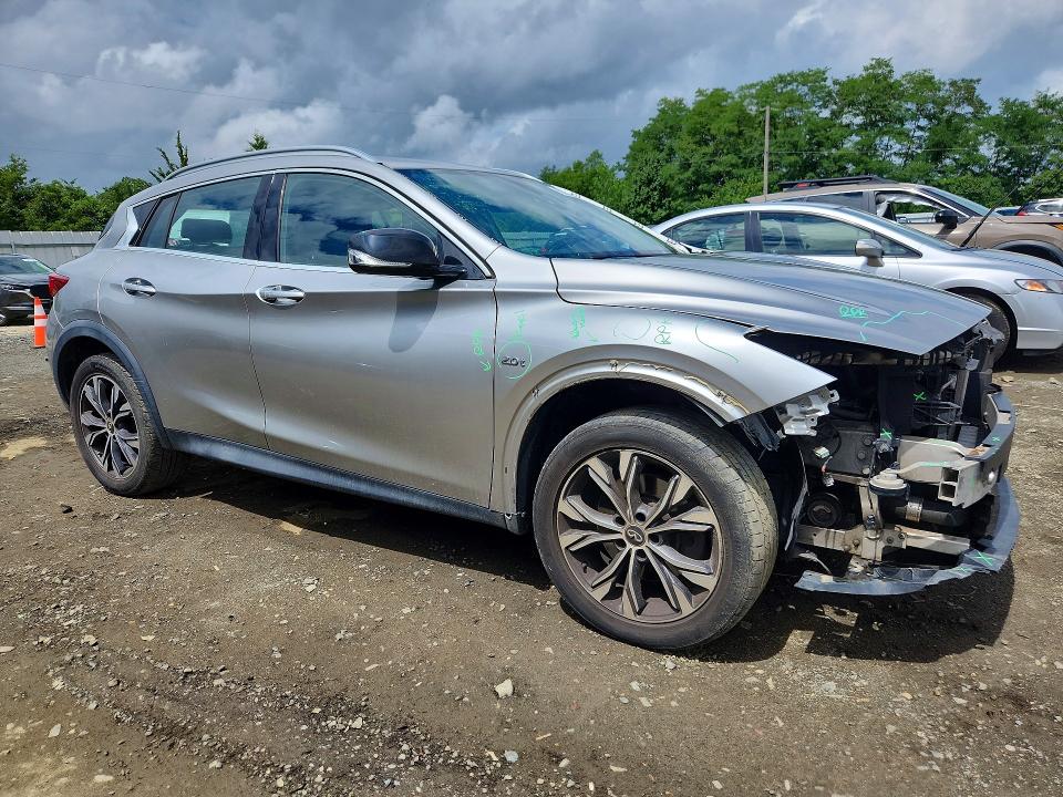 63738656 :رقم المزاد ، SJKCH5CR1HA033119 vin ، 2017 Infiniti Qx30 مزاد بيع