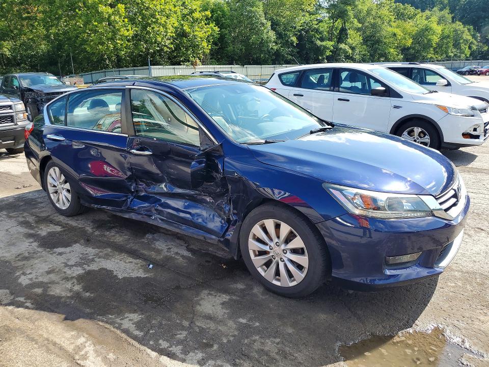 63368546 :رقم المزاد ، 1HGCR2F88FA079319 vin ، 2015 Honda Accord مزاد بيع