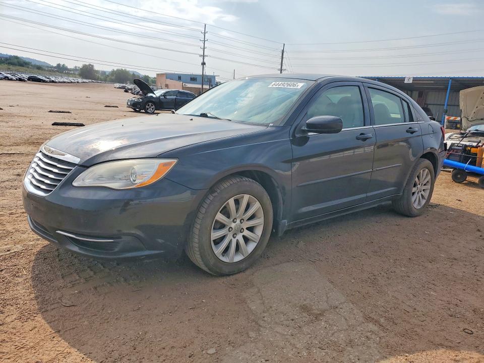 64492606 :رقم المزاد ، 1C3BC1FG5BN547348 vin ، 2011 Chrysler 200 مزاد بيع