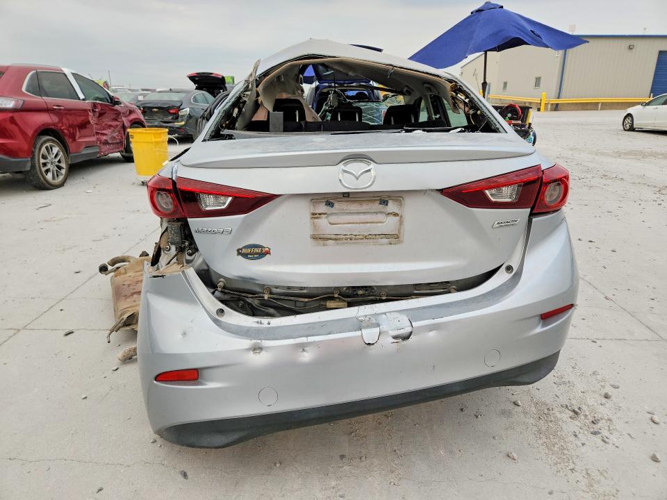 Aukcja sprzedaży 2018 Mazda 3, vin: 3MZBN1V31JM197727, numer aukcji: 66612536