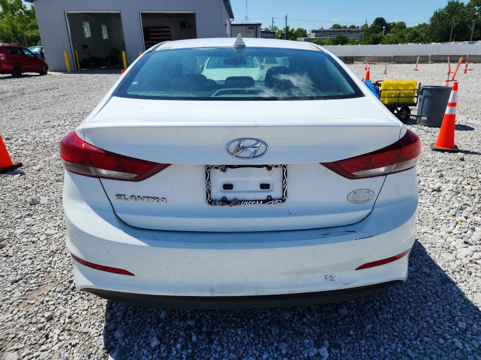 62273866 :رقم المزاد ، 5NPD84LF6JH215842 vin ، 2018 Hyundai Elantra مزاد بيع