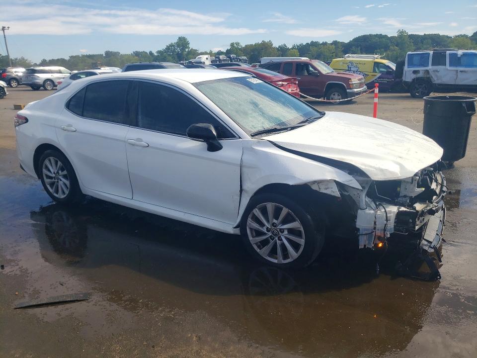 2022 Toyota Camry მანქანა იყიდება აუქციონზე, vin: 4T1C11AK5NU628325, აუქციონის ნომერი: 67134696