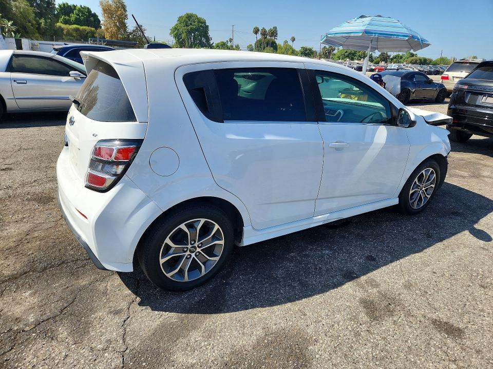 67183266 :رقم المزاد ، 1G1JD6SB1J4125697 vin ، 2018 Chevrolet Sonic مزاد بيع
