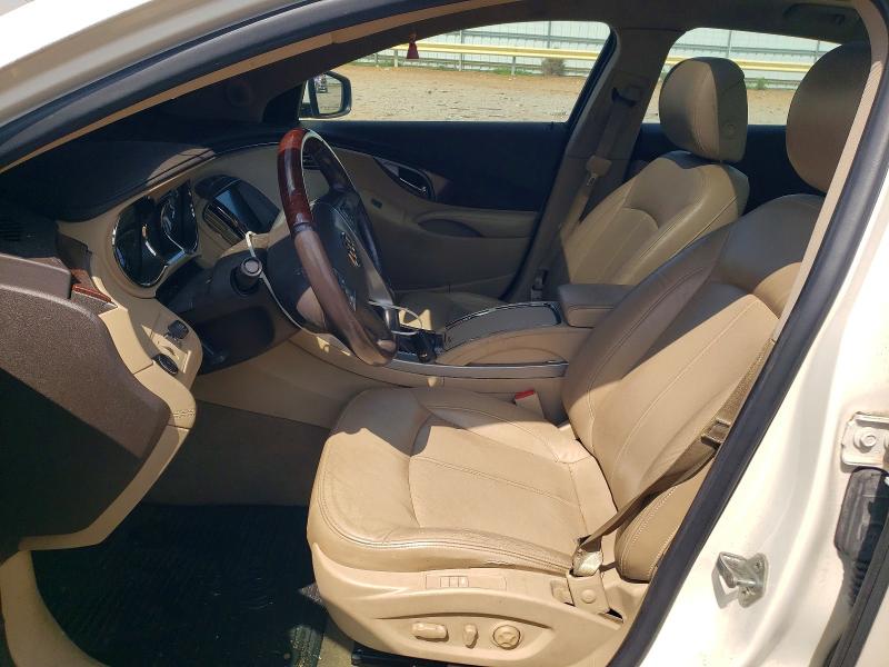 63330986 :رقم المزاد ، 1G4GE5ED3BF232838 vin ، 2011 Buick Lacrosse مزاد بيع