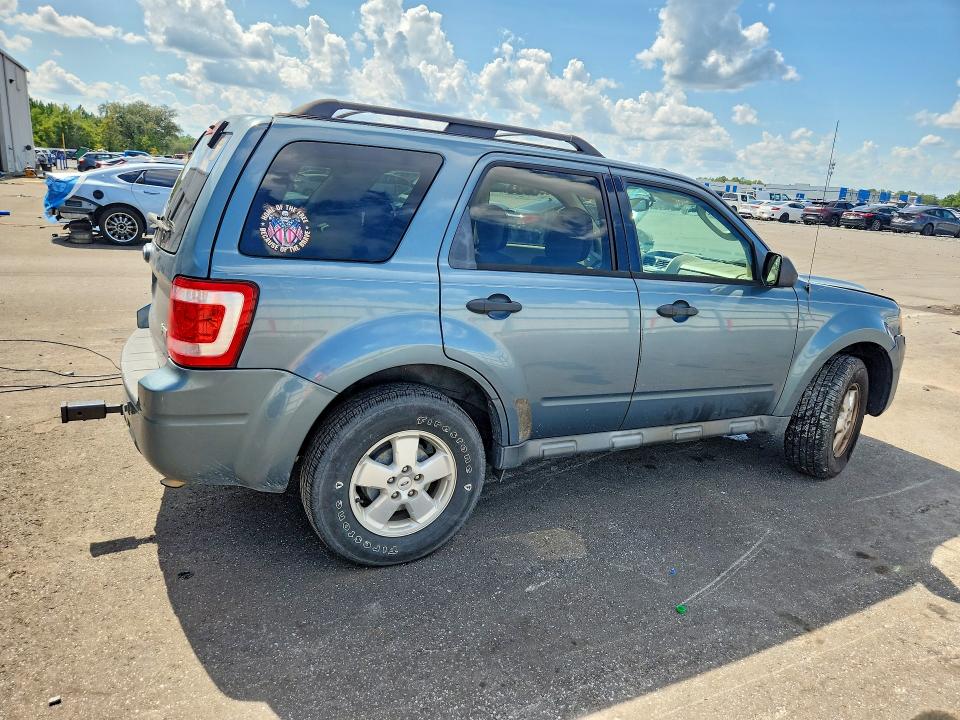 64690446 :رقم المزاد ، 1FMCU0DGXBKB82544 vin ، 2011 Ford Escape مزاد بيع