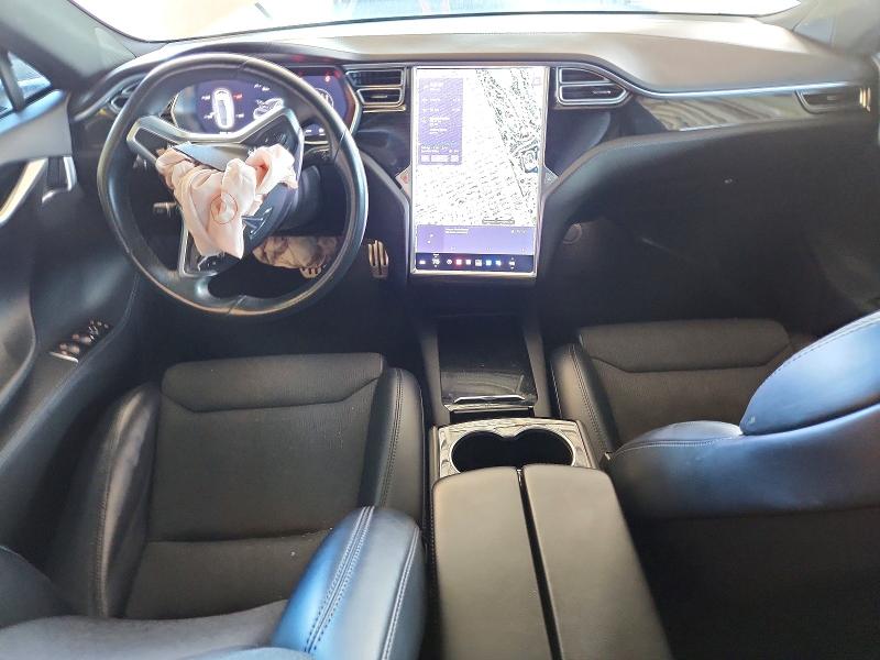 64856896 :رقم المزاد ، 5YJSA1E20HF208219 vin ، 2017 Tesla Model S مزاد بيع