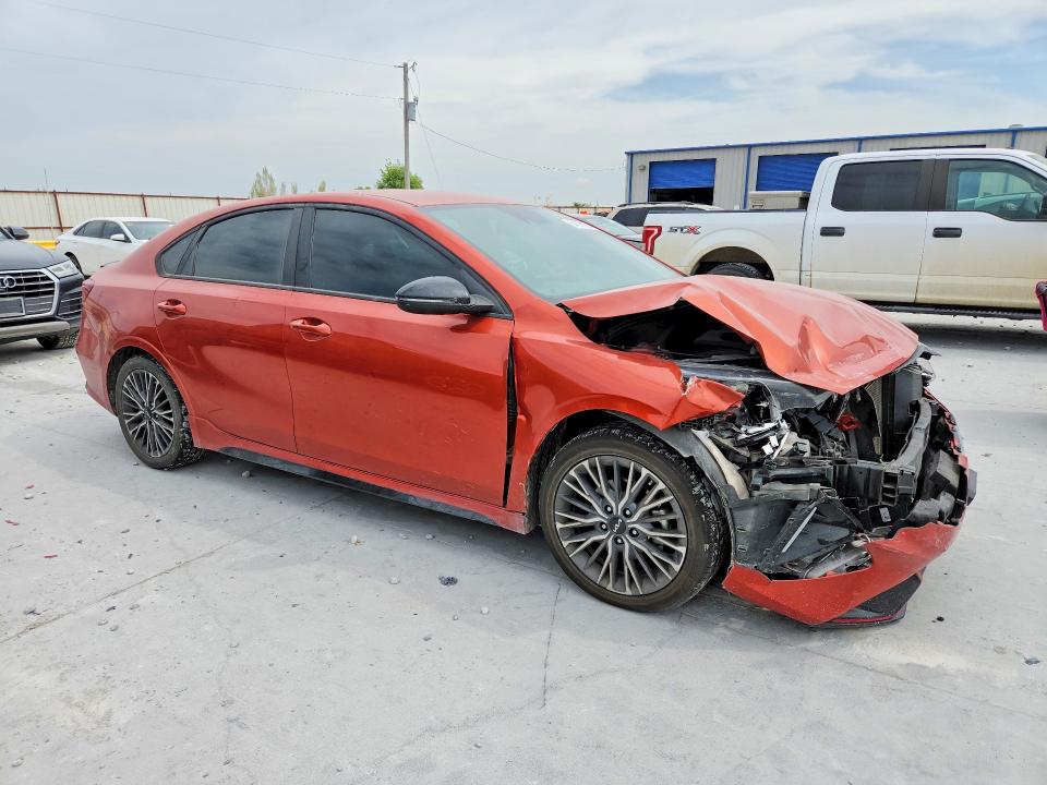 2022 Kia Forte მანქანა იყიდება აუქციონზე, vin: 3KPF54AD6NE496182, აუქციონის ნომერი: 64515126