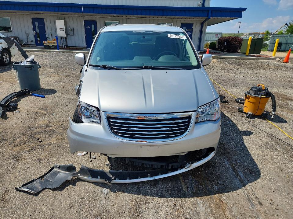 66778536 :رقم المزاد ، 2A4RR5DG0BR607889 vin ، 2011 Chrysler Town & Country مزاد بيع