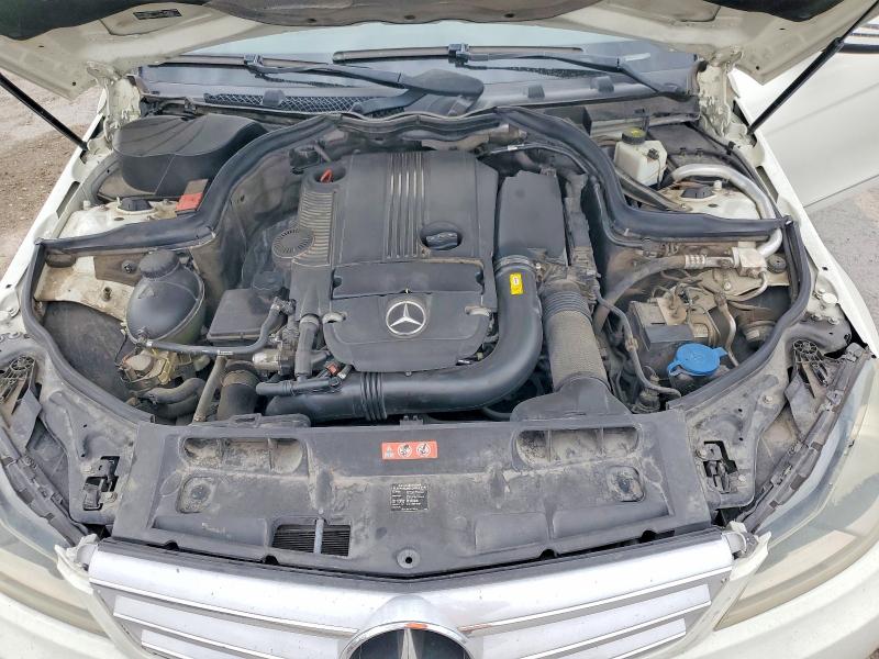 2012 Mercedes-benz C მანქანა იყიდება აუქციონზე, vin: WDDGF4HBXCR214994, აუქციონის ნომერი: 63771546