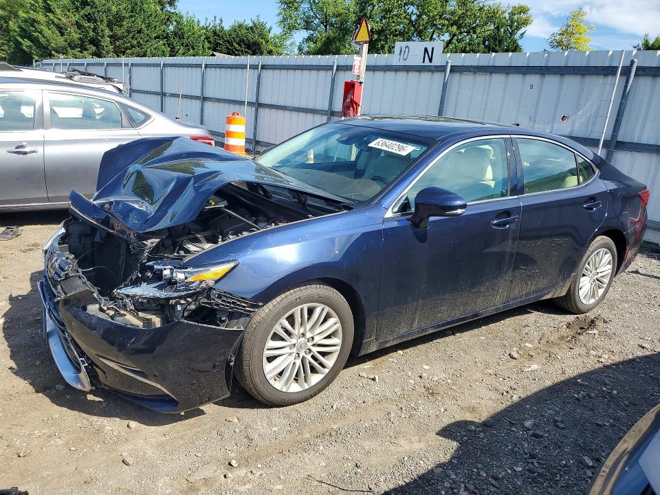 63640296 :رقم المزاد ، 58ABK1GG7HU063178 vin ، 2017 Lexus Es مزاد بيع