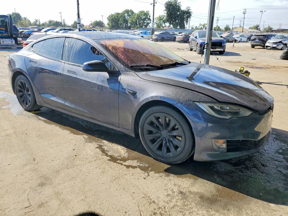 Продажа на аукционе авто 2018 Tesla Model S, vin: 5YJSA1E27JF269203, номер лота: 67034326