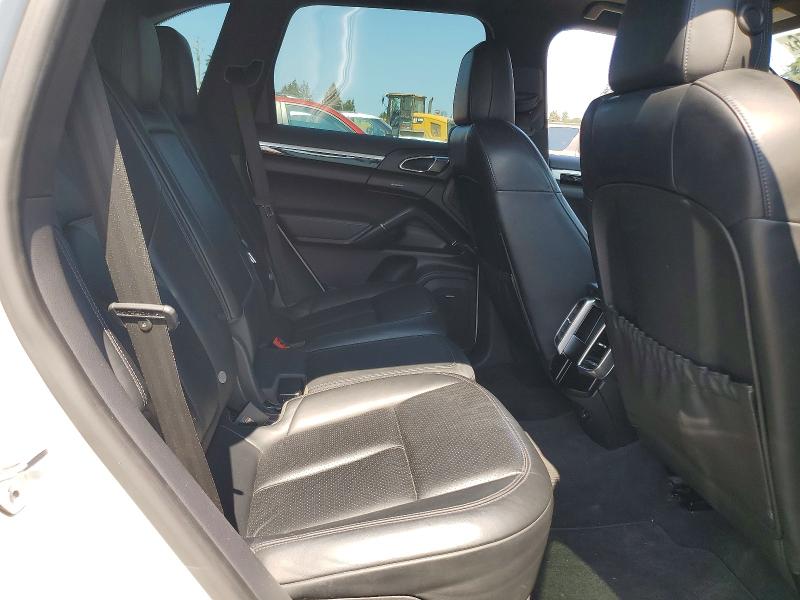 65038556 :رقم المزاد ، WP1AA2A21ELA04110 vin ، 2014 Porsche Cayenne مزاد بيع