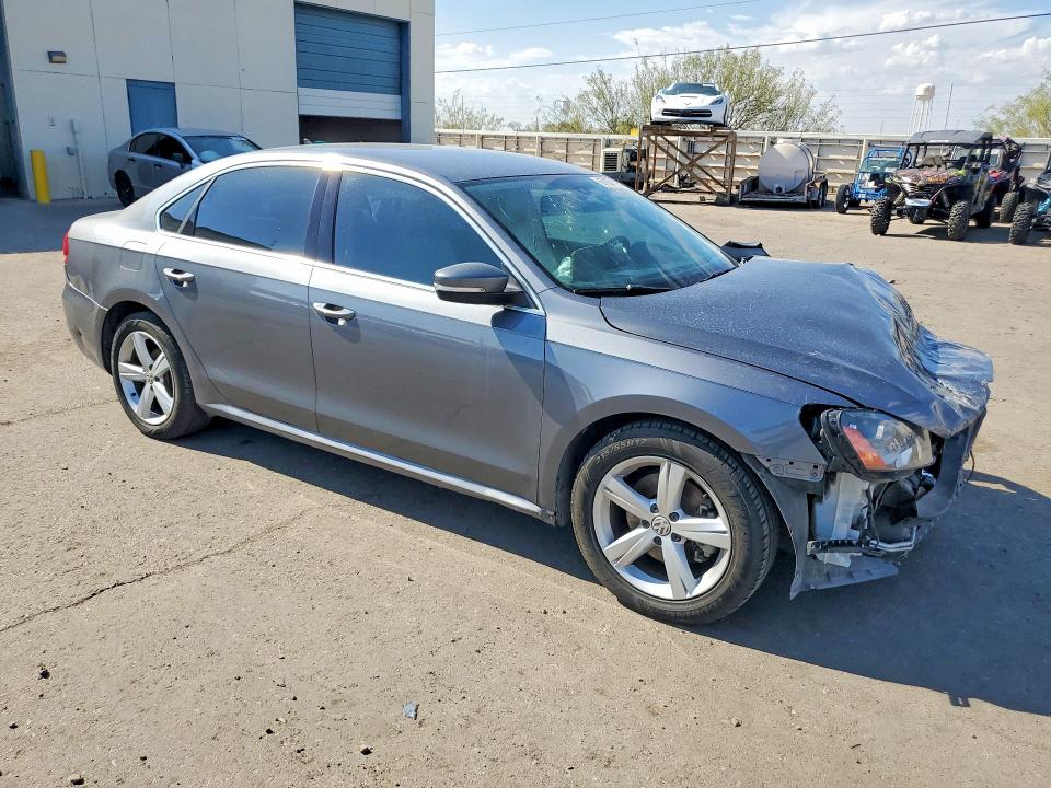67157796 :رقم المزاد ، 1VWBT7A30FC006340 vin ، 2015 Volkswagen Passat مزاد بيع