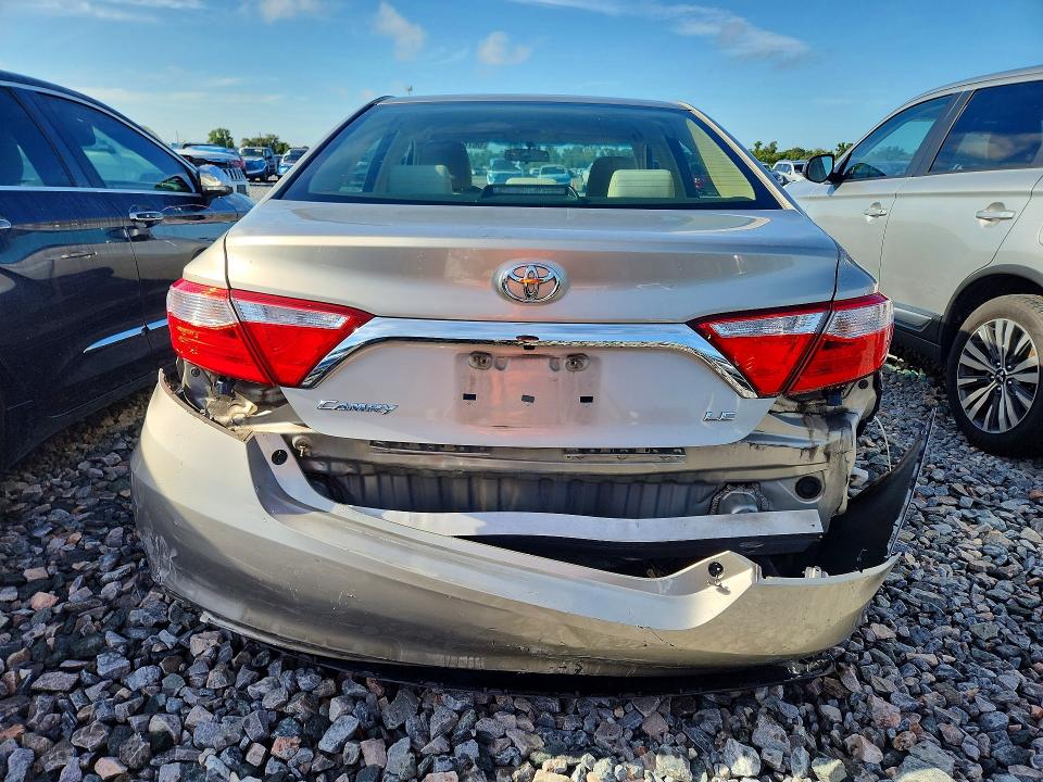 2015 Toyota Camry მანქანა იყიდება აუქციონზე, vin: 4T4BF1FK6FR500656, აუქციონის ნომერი: 66762096