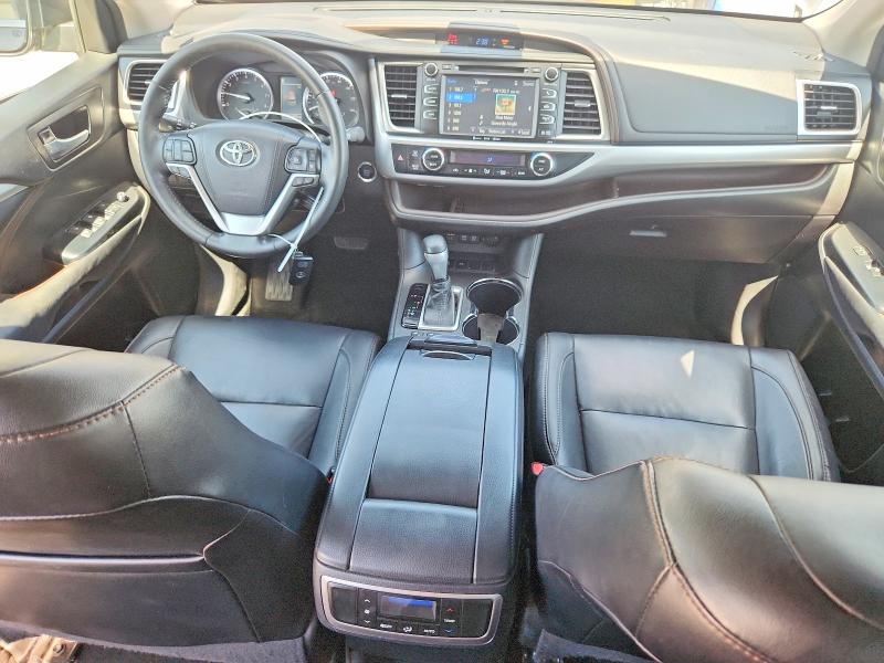 2018 Toyota Highlander მანქანა იყიდება აუქციონზე, vin: 5TDKZRFH6JS529757, აუქციონის ნომერი: 66060186