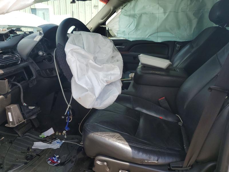 64226836 :رقم المزاد ، 1GNSCBE03BR135239 vin ، 2011 Chevrolet Tahoe مزاد بيع
