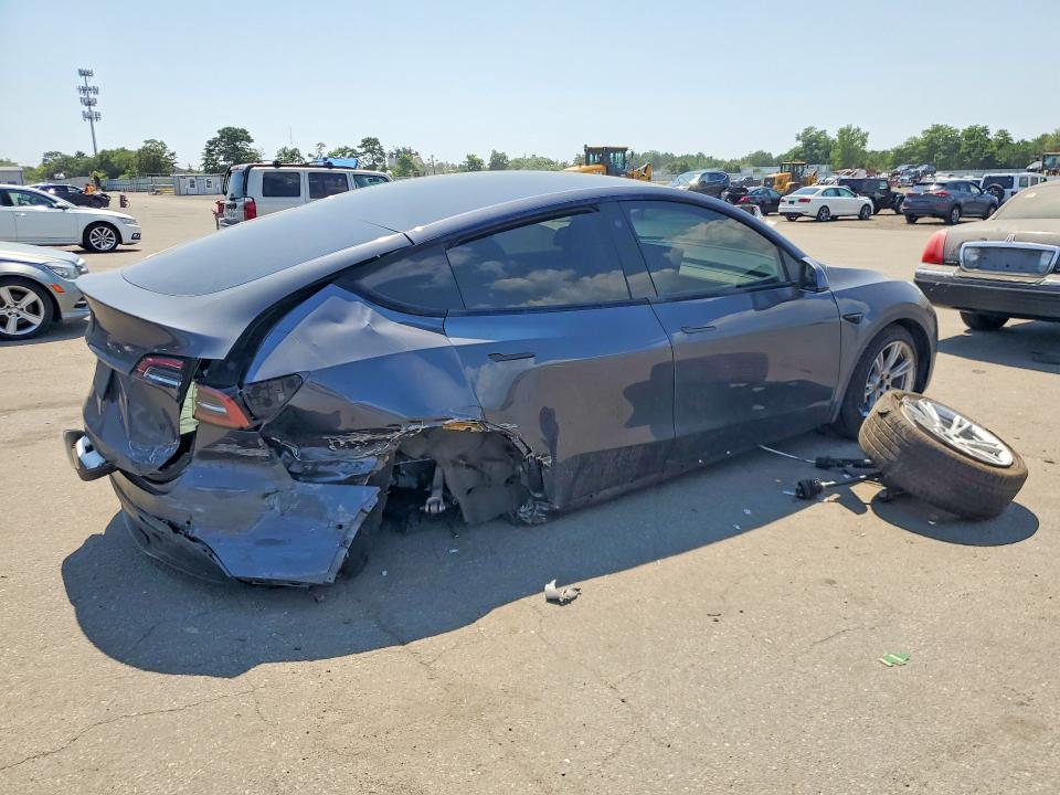 64058036 :رقم المزاد ، 5YJYGDEEXMF203821 vin ، 2021 Tesla Model Y مزاد بيع
