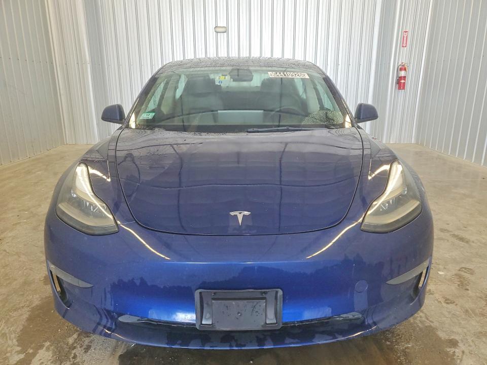 2022 Tesla Model 3 მანქანა იყიდება აუქციონზე, vin: 5YJ3E1EA3NF371538, აუქციონის ნომერი: 64410926