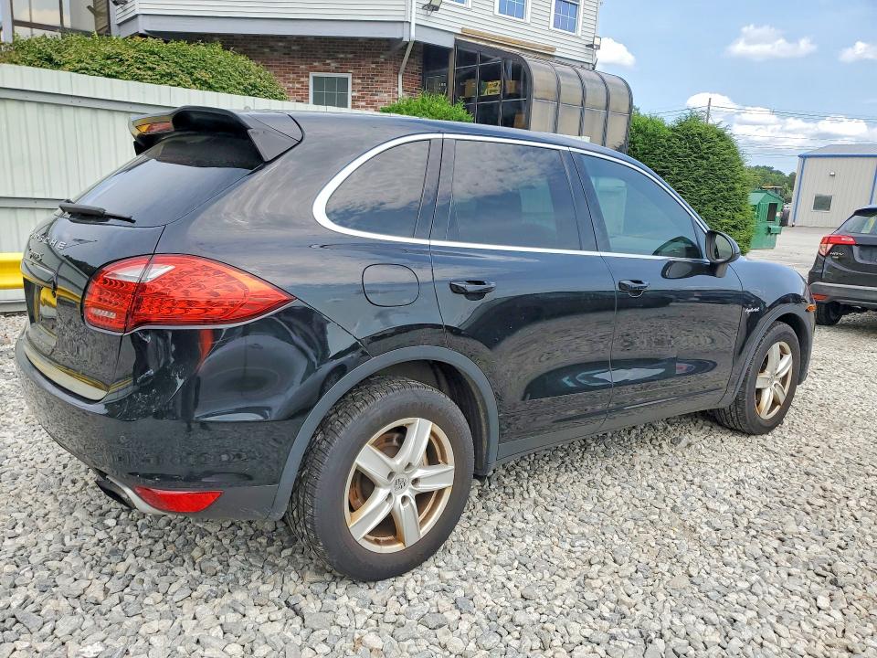 2013 Porsche Cayenne მანქანა იყიდება აუქციონზე, vin: WP1AE2A21DLA16129, აუქციონის ნომერი: 63261346