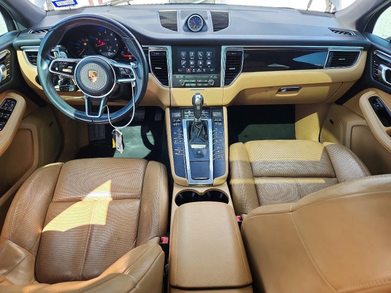 63745326 :رقم المزاد ، WP1AA2A5XHLB00591 vin ، 2017 Porsche Macan مزاد بيع