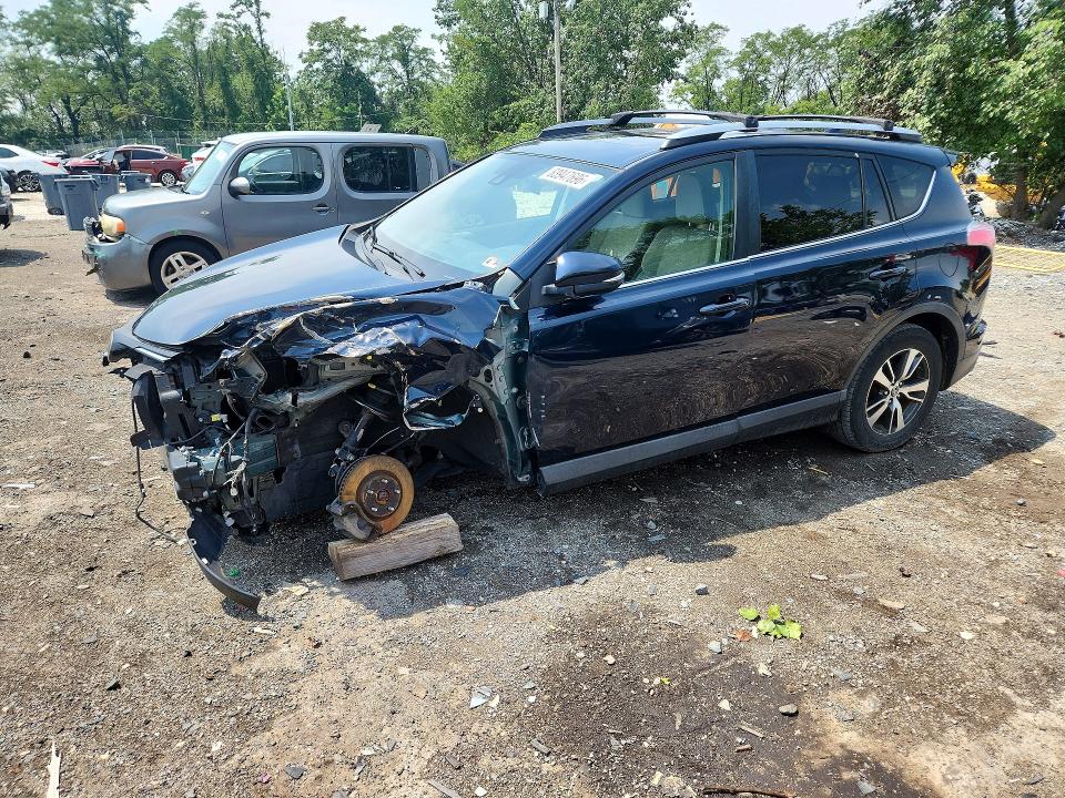 63947696 :رقم المزاد ، JTMRFREV5JJ737642 vin ، 2018 Toyota Rav4 مزاد بيع