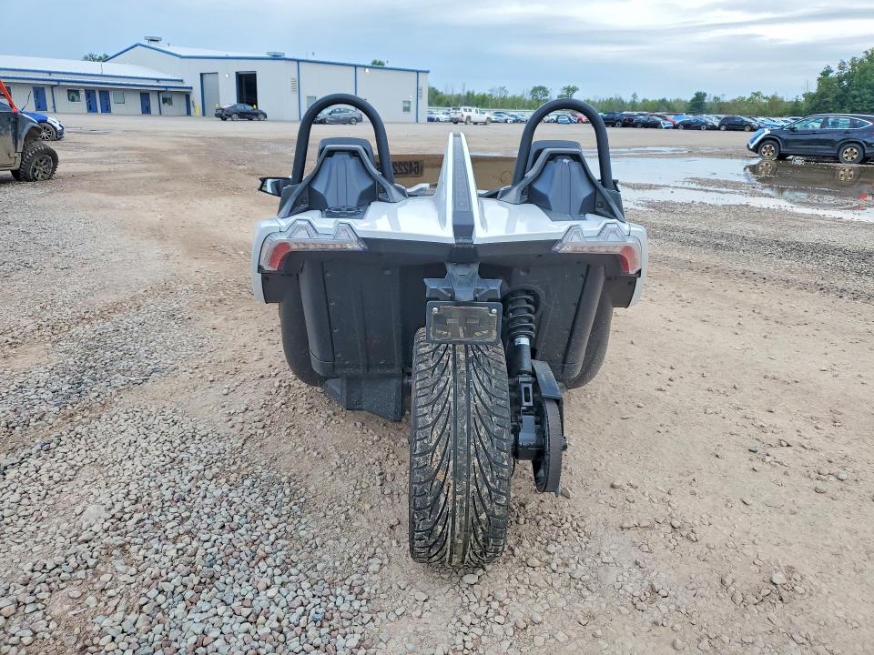 64222496 :رقم المزاد ، 57XAATGD4R8163025 vin ، 2024 Polaris Slingshot مزاد بيع