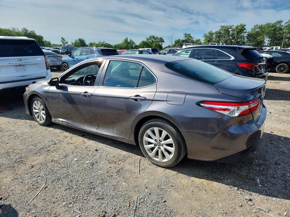 2018 Toyota Camry მანქანა იყიდება აუქციონზე, vin: 4T1B11HK0JU571141, აუქციონის ნომერი: 63378146