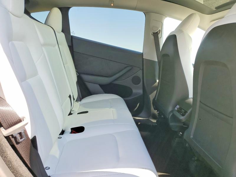 Продажа на аукционе авто 2024 Tesla Model Y, vin: 7SAYGDEE2RF082552, номер лота: 63915726