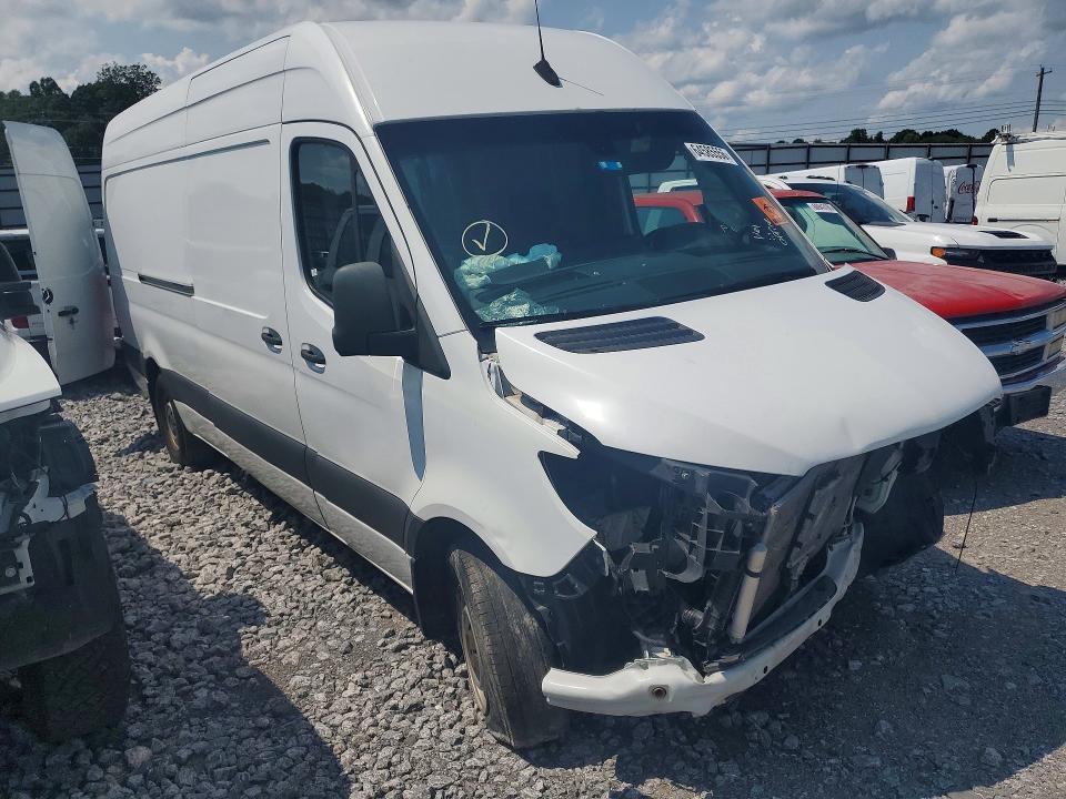 64585556 :رقم المزاد ، W1Y40CHY0MT057215 vin ، 2021 Mercedes-benz Sprinter مزاد بيع