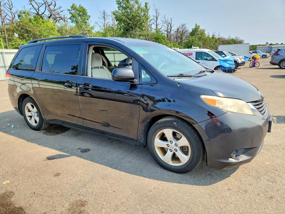 Продажа на аукционе авто 2013 Toyota Sienna, vin: 5TDKK3DC1DS331259, номер лота: 65013786