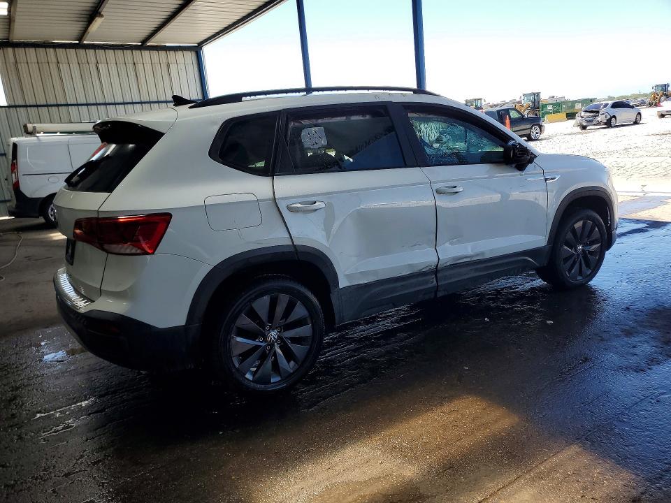 Продажа на аукционе авто 2022 Volkswagen Taos, vin: 3VVDX7B27NM005206, номер лота: 65913516