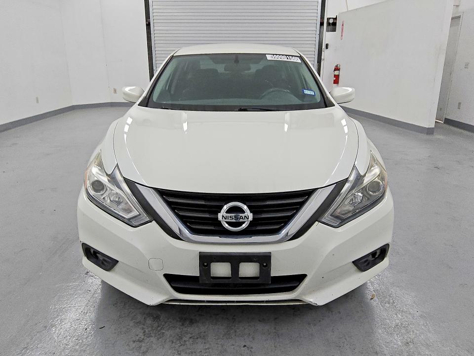 59090156 :رقم المزاد ، 1N4AL3AP0JC138538 vin ، 2018 Nissan Altima مزاد بيع