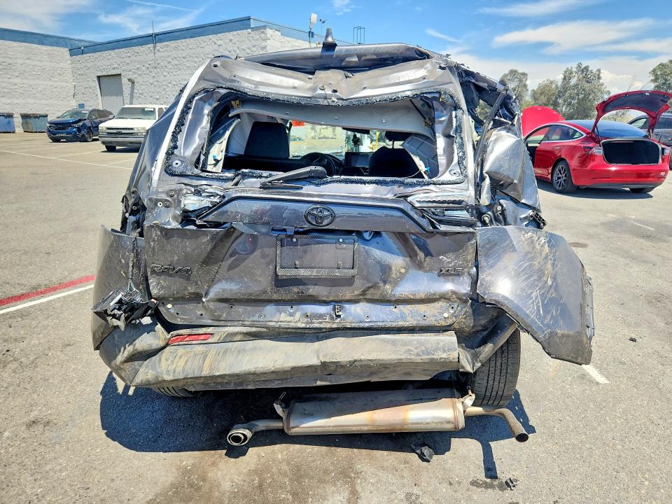 Продажа на аукционе авто 2022 Toyota Rav4, vin: 2T3W1RFV4NC178898, номер лота: 65926296